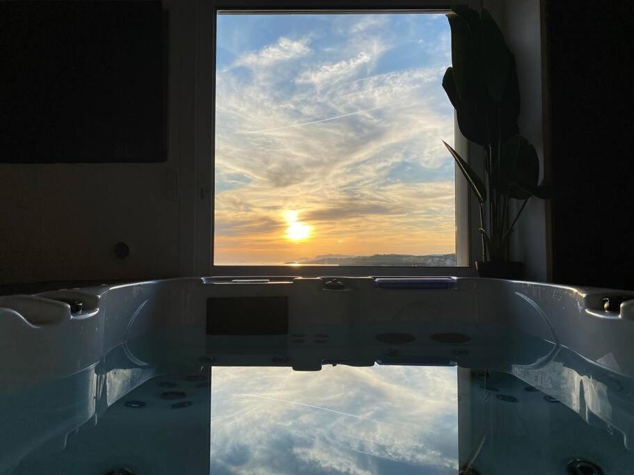 Appartamento Sunset Six-Fours-les-Plages Esterno foto
